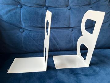 Boekensteunen B van Ikea - afbeelding 4 Boekensteunen B van Ikea - afbeelding 4