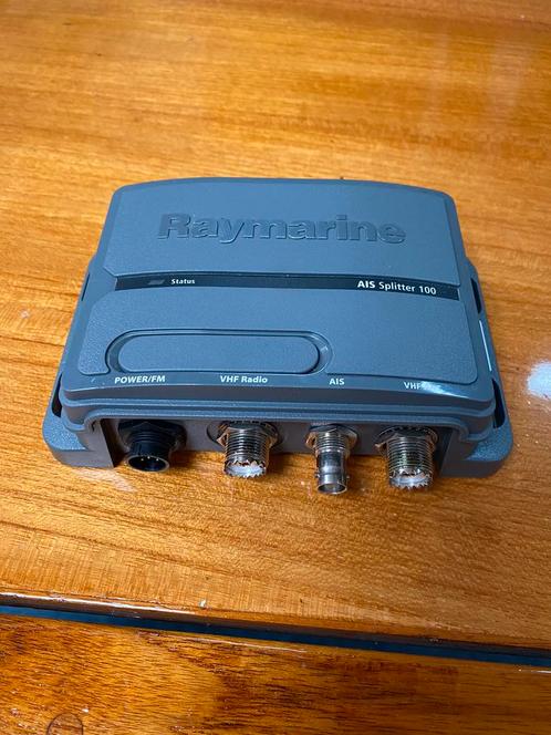 Raymarine AIS 100 splitter, Watersport en Boten, Navigatiemiddelen en Scheepselektronica, Zo goed als nieuw, Communicatie, Ophalen of Verzenden