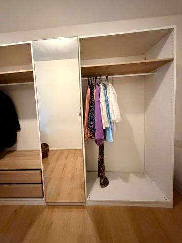 IKEA PAX Kast 300 cm breed x 200 cm hoog met accessoires - afbeelding 6 IKEA PAX Kast 300 cm breed x 200 cm hoog met accessoires - afbeelding 6