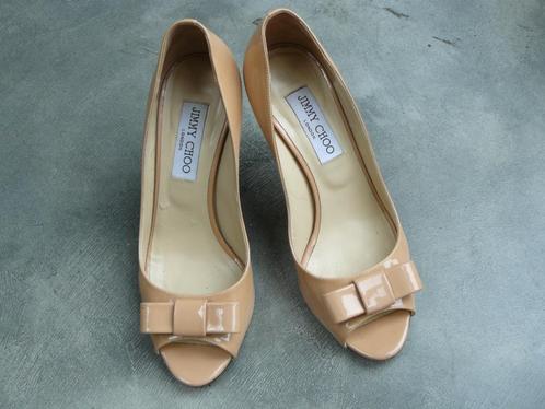 JIMMY CHOO pump peep toe strikje maat 37,5 Nude lakleer, Kleding | Dames, Schoenen, Gedragen, Pumps, Roze, Ophalen of Verzenden