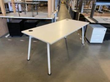 Bureau met knop 180x80xH68-88 cm, 39 stuks - afbeelding 16 Bureau met knop 180x80xH68-88 cm, 39 stuks - afbeelding 16