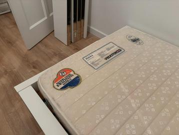 IKEA Malm bed met matras 90x200 cm 1-persoons - afbeelding 7 IKEA Malm bed met matras 90x200 cm 1-persoons - afbeelding 7