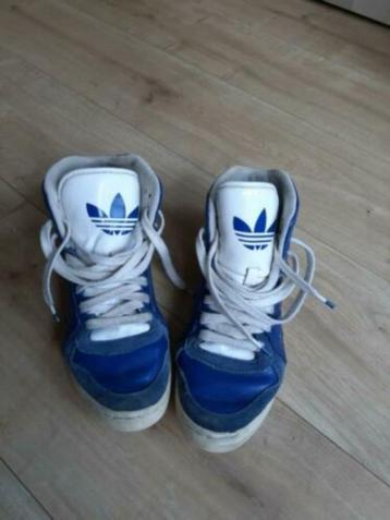 Blauwe Adidas schoenen mt 38