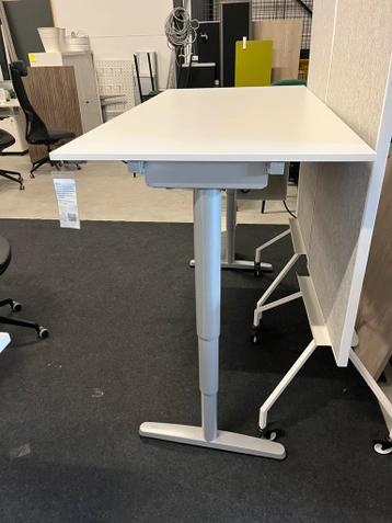 Ikea electrisch zit-sta bureau 160x80 div. Beschikbaar - afbeelding 9 Ikea electrisch zit-sta bureau 160x80 div. Beschikbaar - afbeelding 9