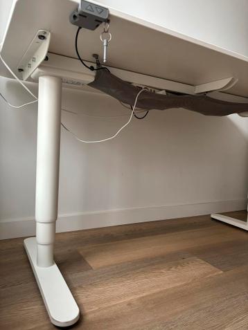 IKEA Bekant Bureau 160x80 - In hoogte verstelbaar - afbeelding 9 IKEA Bekant Bureau 160x80 - In hoogte verstelbaar - afbeelding 9