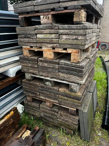 Stoep/betontegels 30x30 +- 600stuks +- 55m2