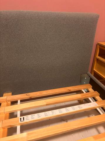 IKEA Bedframe 160x200 - Donkergrijs, incl. Lattenbodem - afbeelding 5 IKEA Bedframe 160x200 - Donkergrijs, incl. Lattenbodem - afbeelding 5