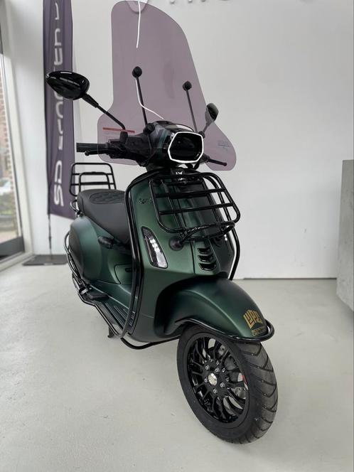 EXCLUSIVE! Vespa sprint COBRA GREEN RAPPER LIJPE EDITIE, Fietsen en Brommers, Brommers | Tuning en Styling, Nieuw, Ophalen of Verzenden