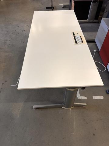 Bureau met slinger, stopcontact en kabelgoot 180x80 cm, 71st - afbeelding 7 Bureau met slinger, stopcontact en kabelgoot 180x80 cm, 71st - afbeelding 7