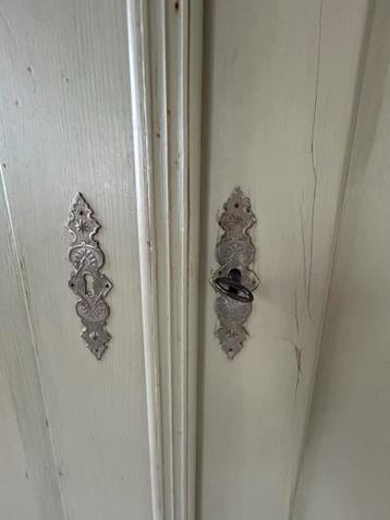 Antieke Linnenkast met Hangruimte en Planken - afbeelding 7 Antieke Linnenkast met Hangruimte en Planken - afbeelding 7