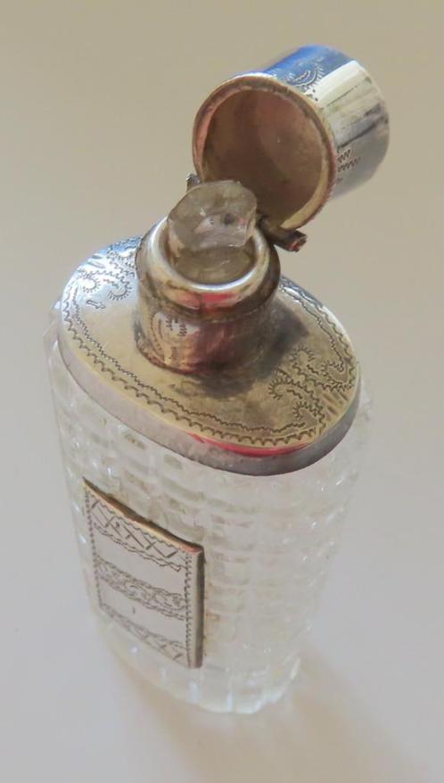 Koopje!  Antiek parfumfles zilver compleet, incl verzenden, Antiek en Kunst, Antiek | Goud en Zilver, Zilver, Verzenden
