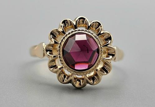 Gouden Vintage ring met edelsteen granaat. 2024/169., Sieraden, Tassen en Uiterlijk, Antieke sieraden, Ring, Goud, Met edelsteen