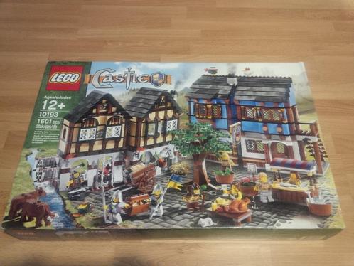 LEGO 10193 Castle | Medieval Market Village (nieuw), Kinderen en Baby's, Speelgoed | Duplo en Lego, Nieuw, Lego, Complete set