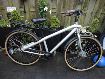 NETTE  VANMOOF FIETS   28  INCH / 7 VERSN. /ZILVER/ZWART  