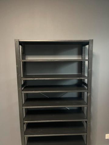 Zwarte IKEA Ivar kast met 10 planken - afbeelding 11 Zwarte IKEA Ivar kast met 10 planken - afbeelding 11