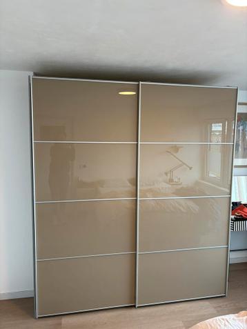 Kledingkast met schuifdeuren beige - afbeelding 4 Kledingkast met schuifdeuren beige - afbeelding 4