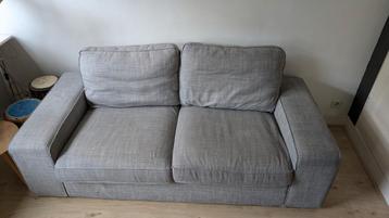 Grijze Ikea Kivik 2-zitsbank - afbeelding 2 Grijze Ikea Kivik 2-zitsbank - afbeelding 2