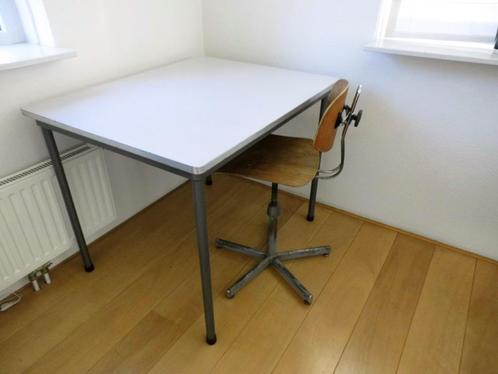 Gispen vintage tafel kantinetafel laptoptafel bureau, Huis en Inrichting, Tafels | Eettafels, Gebruikt, 50 tot 100 cm, Rechthoekig