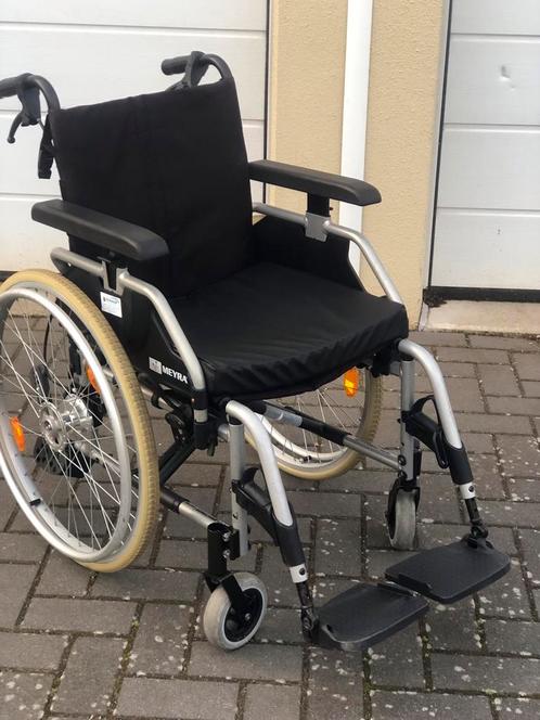Inklapbare Meyra rolstoel met antilekbanden., Diversen, Rolstoelen, Gebruikt, Handbewogen rolstoel, Inklapbaar, Ophalen of Verzenden
