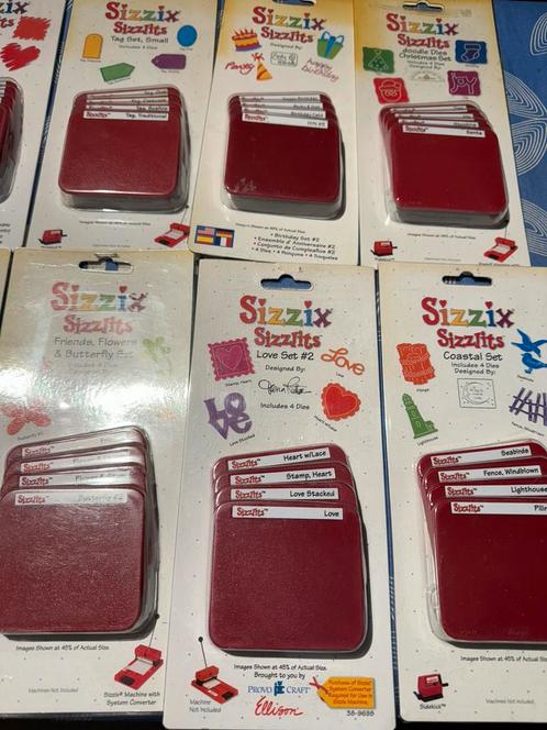 Sizzix sizzlits snijmallen 11 verpakkingen, Hobby en Vrije tijd, Scrapbooking, Zo goed als nieuw, Sizzix, Ophalen of Verzenden