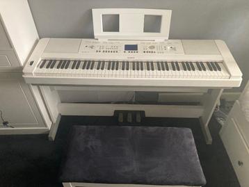  Digital piano/keyboard Yamaha DGX-650