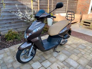 Peugot Kisbee 4T Snorscooter 2015