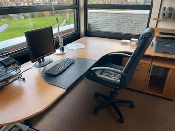 Bureau opstelling Ikea Galant serie - afbeelding 1 Bureau opstelling Ikea Galant serie - afbeelding 1