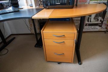 Degelijk bureau IKEA- Effektiv-T - afbeelding 4 Degelijk bureau IKEA- Effektiv-T - afbeelding 4