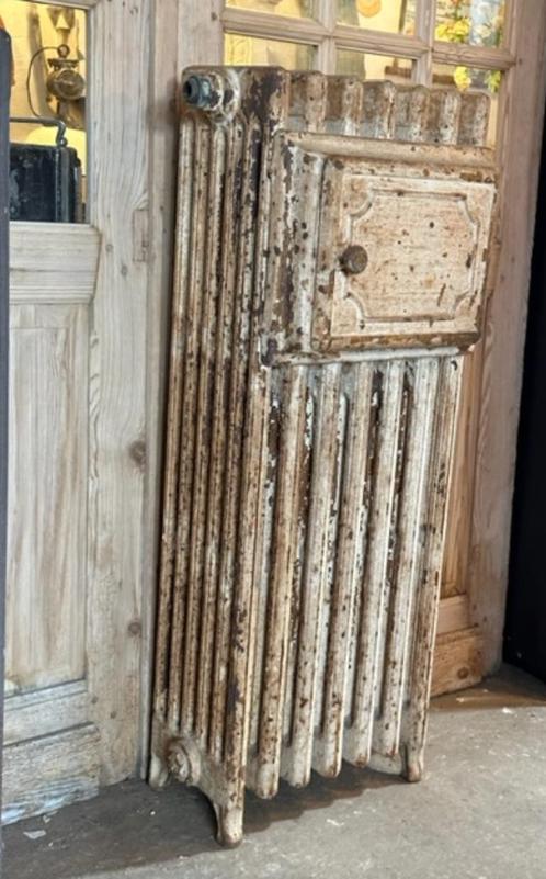 antieke radiator met oven bordenwarmer oude, Huis en Inrichting, Overige Huis en Inrichting, Ophalen