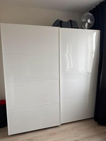 Witte schuifdeurkast (IKEA Pax) - afbeelding 1 Witte schuifdeurkast (IKEA Pax) - afbeelding 1