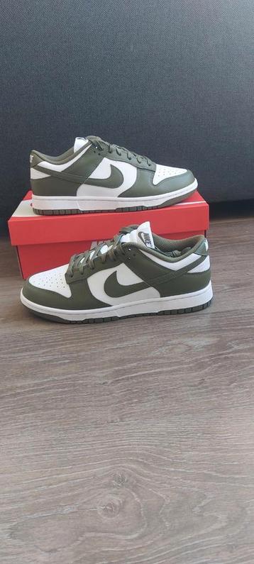 Nike Dunk Low  W Olive  43
