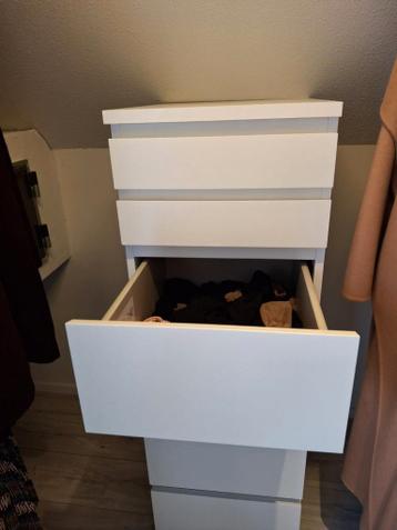 Ikea smalle hoge Malm ladekast met spiegel - Wit - afbeelding 1 Ikea smalle hoge Malm ladekast met spiegel - Wit - afbeelding 1