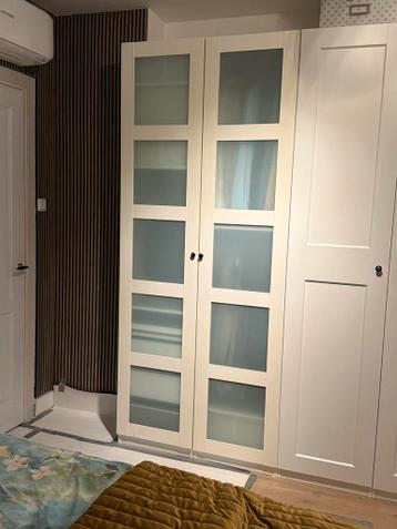 Twee IKEA Pax Bergsbo deuren 236cm hoog - afbeelding 1 Twee IKEA Pax Bergsbo deuren 236cm hoog - afbeelding 1