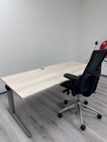 180x80 Elektrisch Verstelbaar Bureau 82 cm hoogte - afbeelding 1 180x80 Elektrisch Verstelbaar Bureau 82 cm hoogte - afbeelding 1