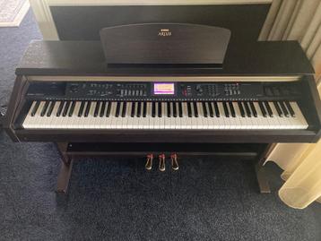 Digital piano Yamaha Arius YDP-V240