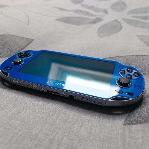 PS Vita v3.60 BLAUW *LCD krasvrij *Nieuwe batterij, Spelcomputers en Games, Spelcomputers | Sony PlayStation Vita, Refurbished