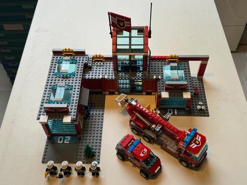 LEGO - City - Set 7945 - Fire Station, Kinderen en Baby's, Speelgoed | Duplo en Lego, Zo goed als nieuw, Lego, Complete set, Ophalen of Verzenden
