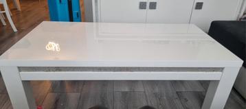 Witte hoogglans salontafel met steentjes 