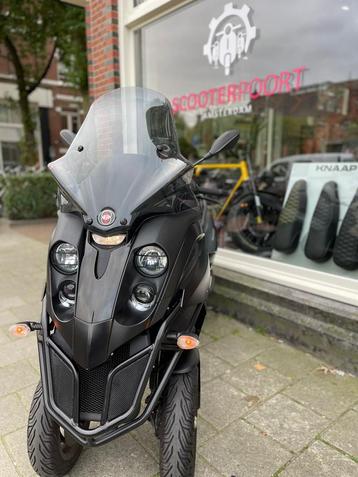 Gilera fuoco 500 lt zwart te berijden met auto rijbewijs mp3