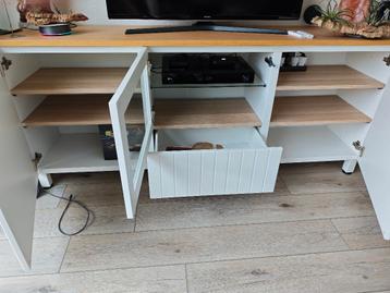 IKEA BESTÅ TV-meubel – 180 cm wit met eikenfineer bovenblad - afbeelding 5 IKEA BESTÅ TV-meubel – 180 cm wit met eikenfineer bovenblad - afbeelding 5