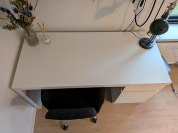 Ikea Malm bureau, evt met bureaustoel. - afbeelding 2 Ikea Malm bureau, evt met bureaustoel. - afbeelding 2