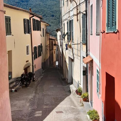 Ruime 5 kamer woning in Ligurie Italie 25 minuten van de zee, Huizen en Kamers, Buitenland, Italië, Appartement, Dorp, Verkoop zonder makelaar