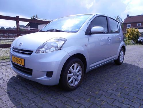 Daihatsu Sirion 1.3 2009 Grijs, Auto's, Daihatsu, Particulier, Sirion, ABS, Airbags, Airconditioning, Alarm, Boordcomputer, Centrale vergrendeling