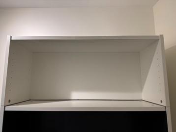 Ikea Billy boekenkast (wit met donker) met verhoging - afbeelding 3 Ikea Billy boekenkast (wit met donker) met verhoging - afbeelding 3