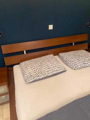 Ikea hopen bedframe voor matras 160 breed incl. lattenbodems - afbeelding 2 Ikea hopen bedframe voor matras 160 breed incl. lattenbodems - afbeelding 2