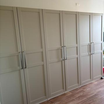 Ikea Pax kledingkast in nieuwstaat met accessoires € 295 - afbeelding 1 Ikea Pax kledingkast in nieuwstaat met accessoires € 295 - afbeelding 1
