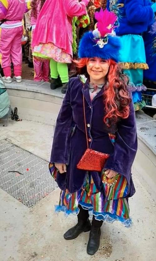 Mooie unieke warme carnavalsjas met rok ( maat s/m), Kleding | Dames, Carnavalskleding en Feestkleding, Zo goed als nieuw, Maat 36 (S)