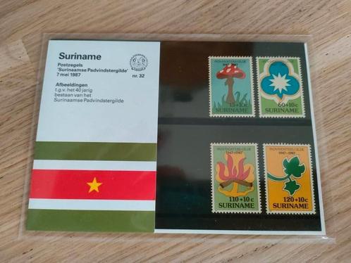 Postzegelmapjes Suriname nr 32, Postzegels en Munten, Postzegels | Suriname, Postfris, Ophalen of Verzenden