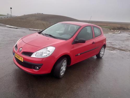 Renault Clio III 1.2 16V 75 pk 3D 2008 Rood, Auto's, Renault, Particulier, Elektrische ramen, Trekhaak, Benzine, Euro 4, B, Hatchback