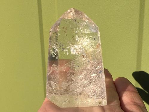 Prachtige bergkristal obelisk punt mineralen, Verzamelen, Mineralen en Fossielen, Mineraal, Ophalen of Verzenden